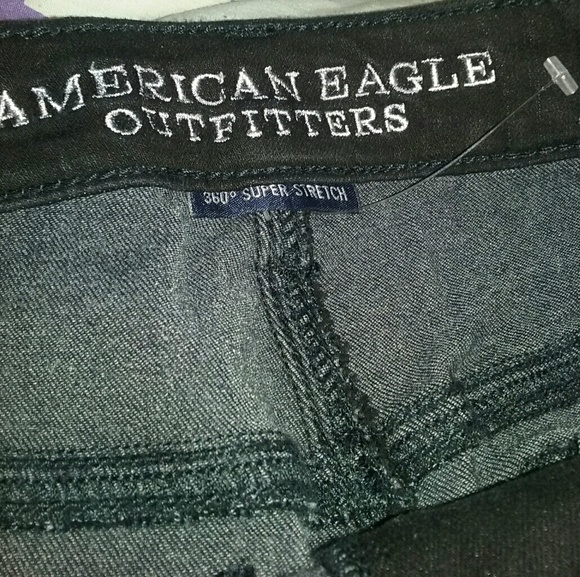 AE Shorts NWT & Volcom Tee - Picture 8 of 8